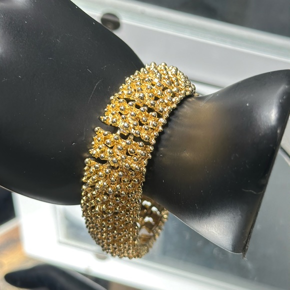 Vintage Sarah Coventry Gold Tone Bracelet - Picture 1 of 6